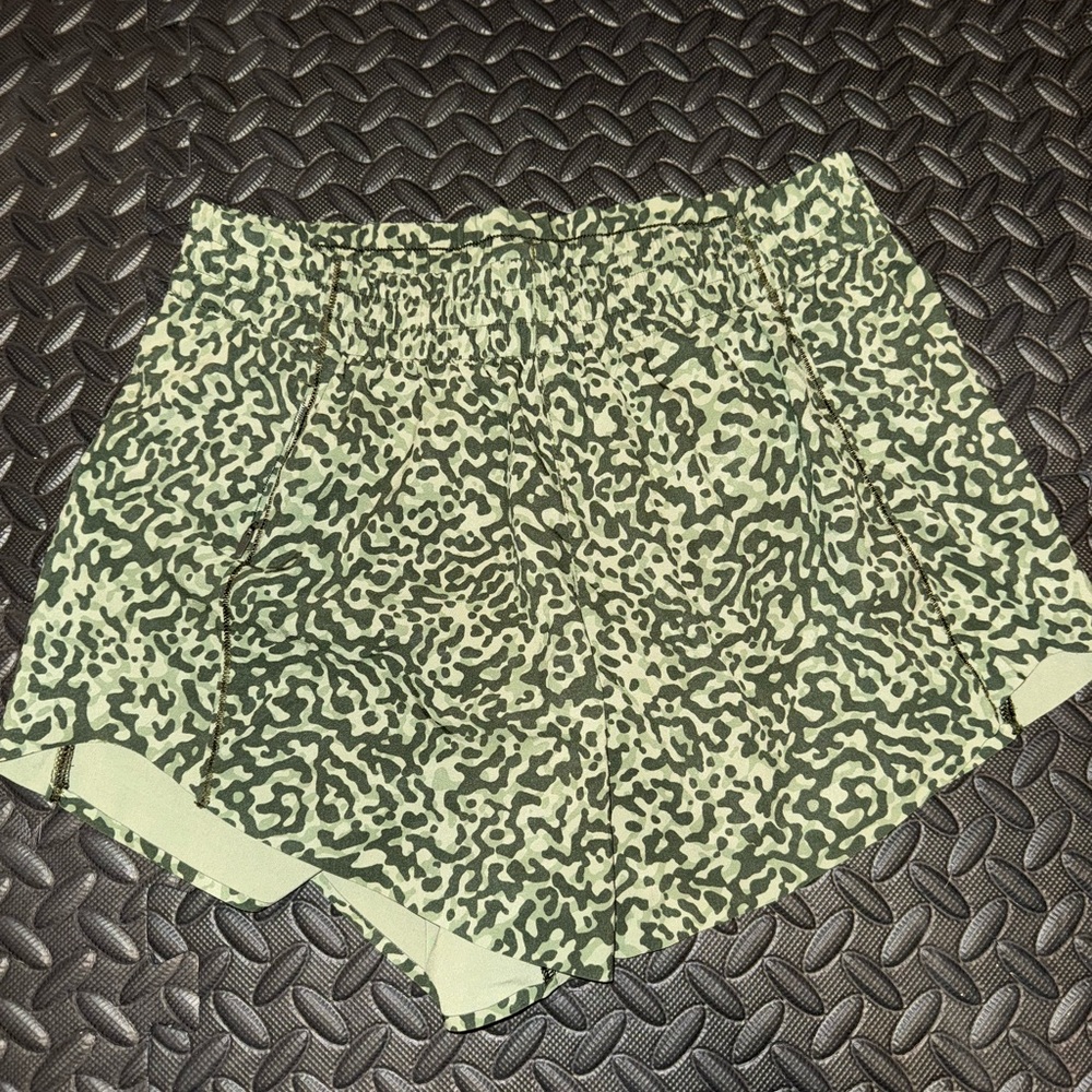 Women’s Athleta Hustle 4.5” Short